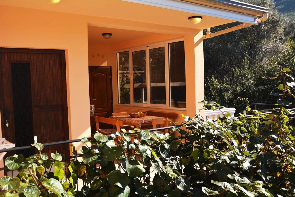 Apartment Rita Tivat Exterior foto
